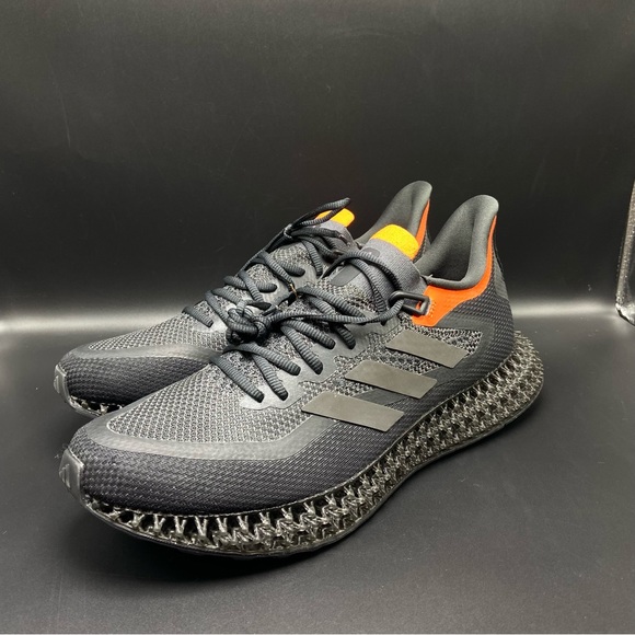Athletic_Shoes